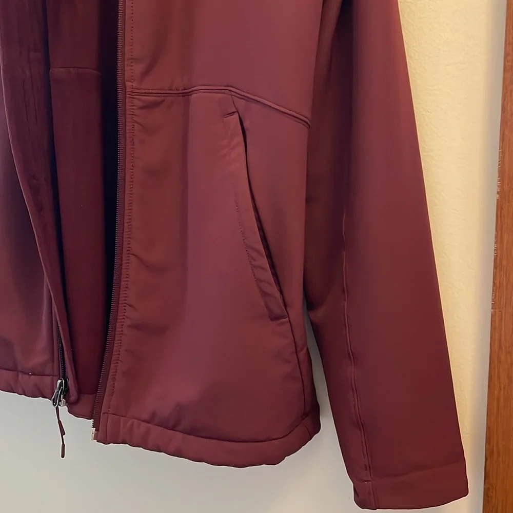 The North Face Women's Burgundy Jacket - Picture 4 of 6